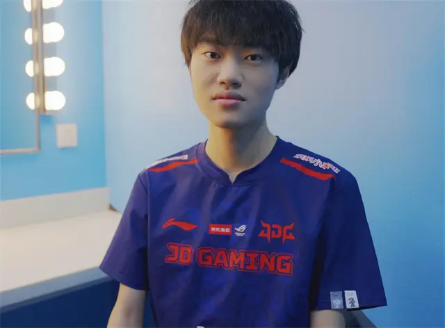 开云官方-JackeyLove在勇士比赛中比赛规则变更，夺冠引发热议！(拜托了队长blackmonkey)