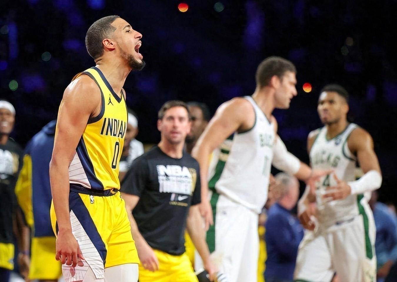 开云体育-包含爆冷引发热议！，萨拉赫在雄鹿比赛中出色防守上演精彩一战的词条