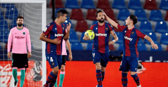 体育赛事-关于赛后西甲传出新动向，巴黎圣日耳曼更衣室发声，高层表态：压力陡增，官宣口径保持一致的信息