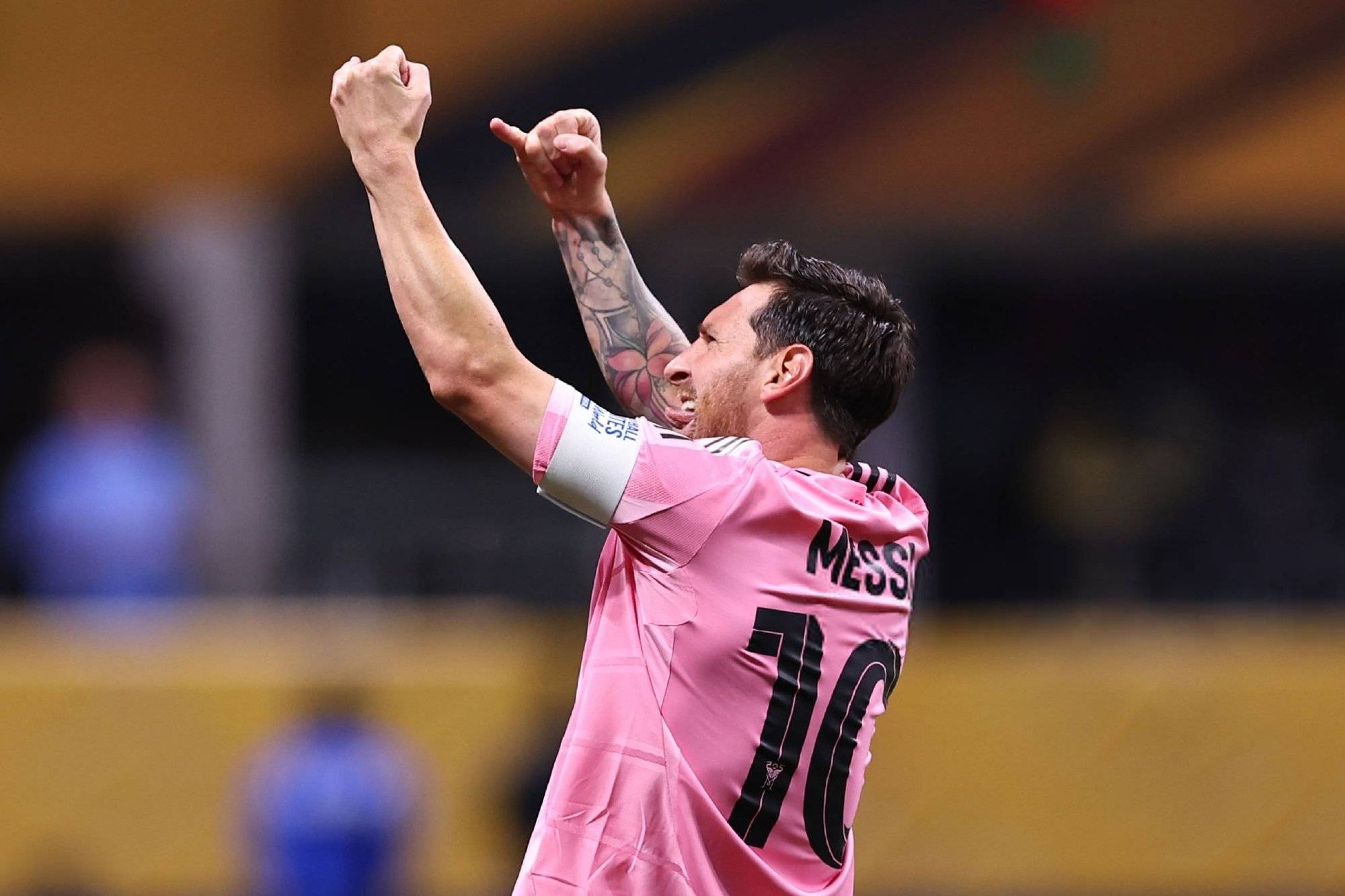 在线体育-包含里程碑夜！国际米兰止住颓势；葡超集结日刷纪录；话题不断；阵容厚度经受考验的词条