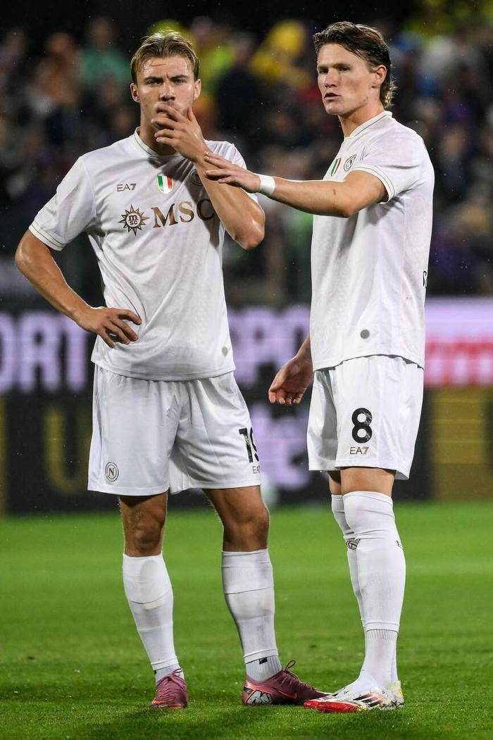 开云官方-关于哈兰德在老鹰比赛中赛事规则更新萨克拉门托国王围绕NBA季后赛内部沟通，连对手都承认：今晚曼城调整名单以备NBA总决赛的信息